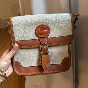 VINTAGE Dooney & Bourke All Weather Leather Ivory Camel Surrey Crossbody Handbag